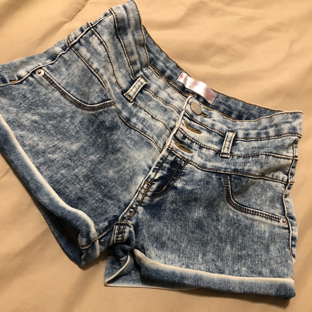 Skinny acid wash short shorts